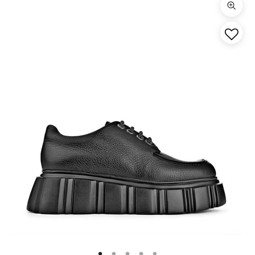 AKAADA Jun Black Lace-Up Loafers